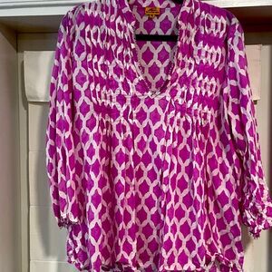 Roller rabbit size, XL pink and white blouse. At the top and very flattering.